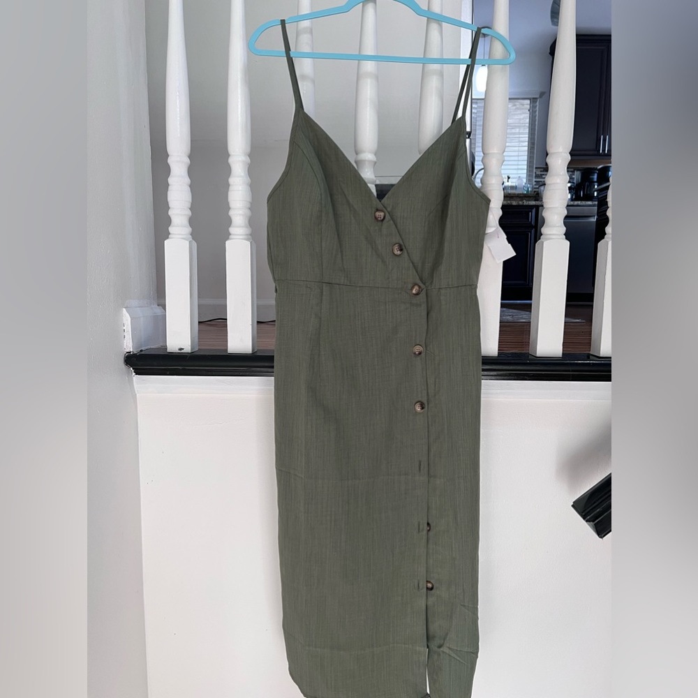 Dress - Picture 2 of 2
